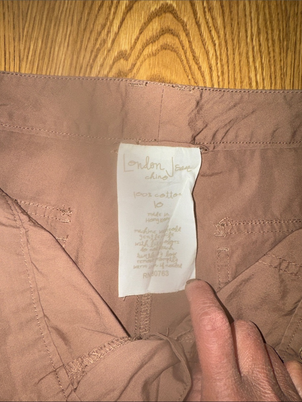 Victoria’s Secret “London Jean Chino” Light Brown Cargo Capris size 10 - Picture 6 of 7